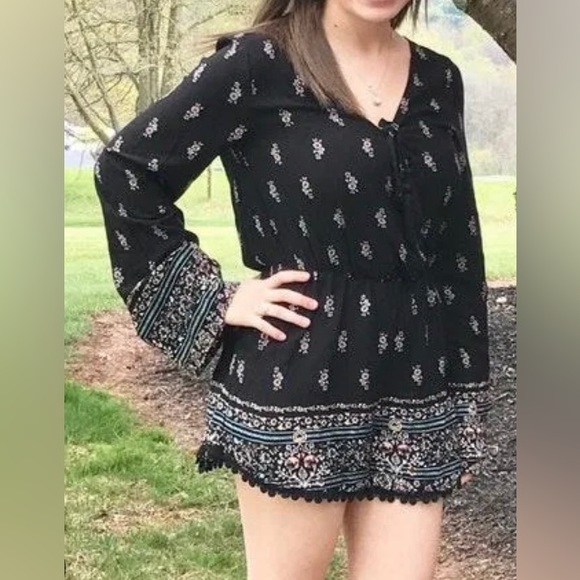Xhilaration Size XS Long Sleeve Black Floral Romper - Picture 1 of 6